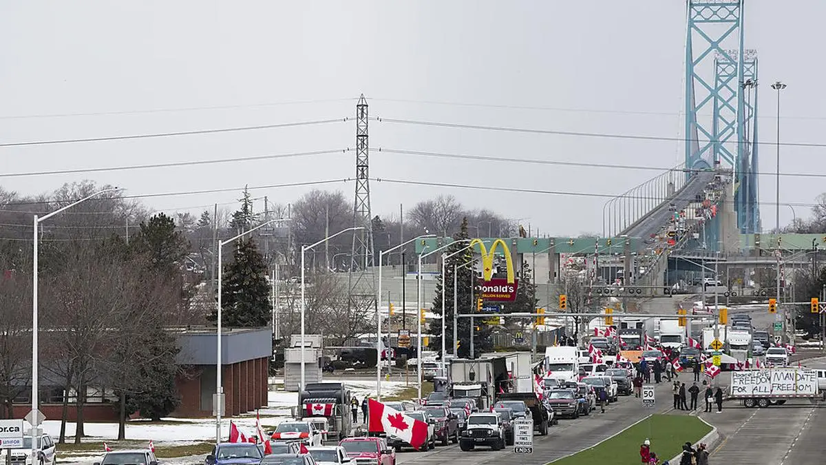  Blockade der Ambassador-Brücke zwischen der kanadischen Provinz Ontario und der US-Metropole Detroit 