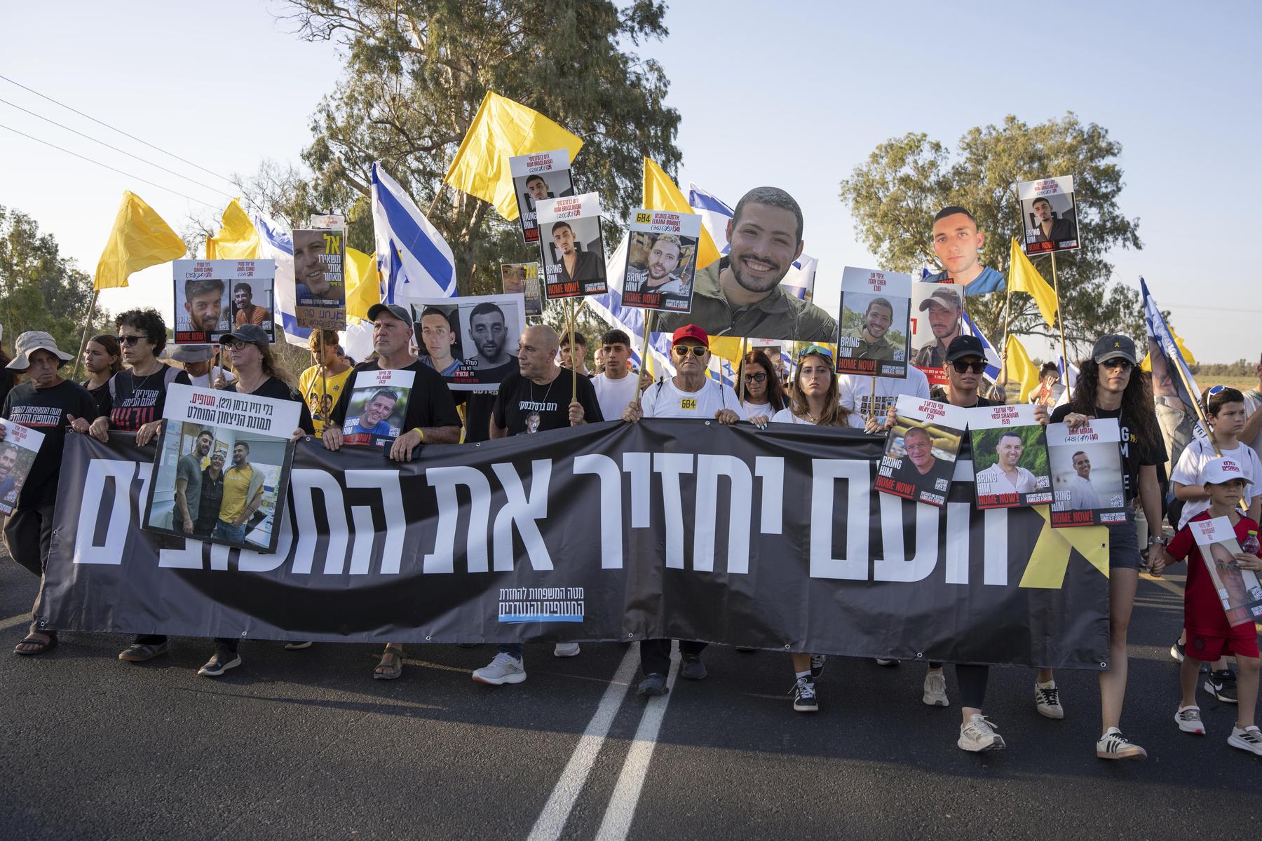 Krieg in Nahost: Angehörige: „Militärischer Druck Israels tötet Geiseln“