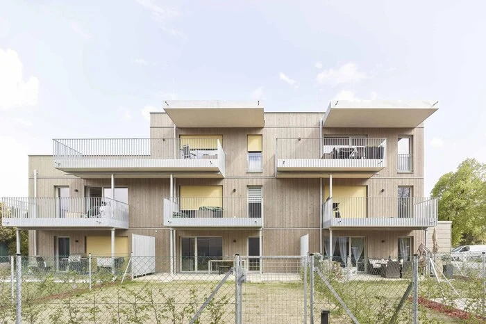Auch ökologische Wohnbauten mit besonderer Wohnatmosphäre lassen sich mit Holz wunderbar realisieren