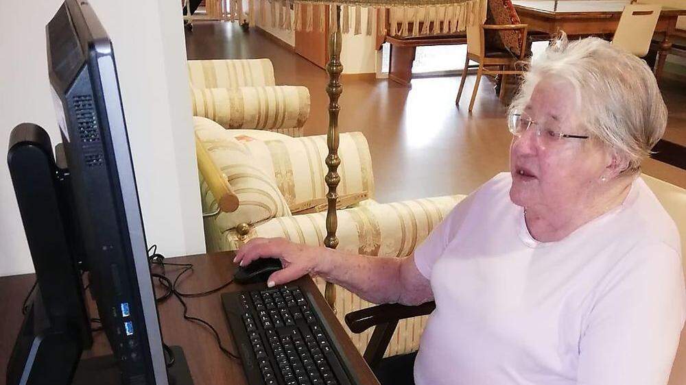 Die Bewohner des Pflegeheims können nun mit ihrer Familie per Skype kommunizieren.