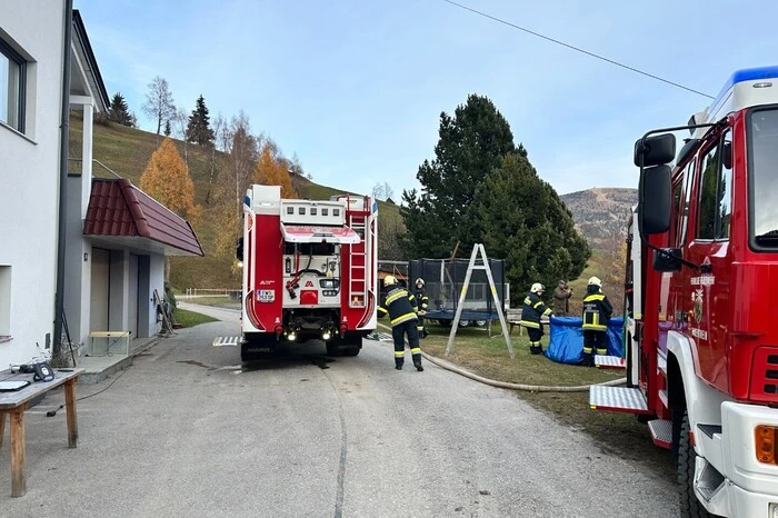 An der sehr fordernden Übung nahmen ca. 100 Einsatzkräfte der Feuerwehren Kaning, Radenthein, BTF Veitsch-Radex, Bad Kleinkirchhein, Döbriach, Feld am See, Olsach-Molzbichl, Spittal an der Drau, St. Peter ob Radenthein und Untertweng mit 14 Fahrzeugen teil.