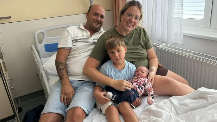 Tamara Winter und Stojan Ilchev freuen sich über Nachwuchs. Elena Franziska kam am 2. August zur Welt. Jonas (4) wird seine neue Rolle als großer Bruder übernehmen und gut aufpassen.