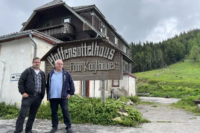 Sie wollen das einstige Gasthaus im Norden des Bezirkes Weiz verkaufen um rund zwei Millionen Euro verkaufen