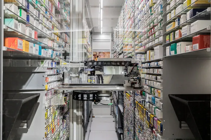 Der Apotheken-Roboter bei der Arbeit