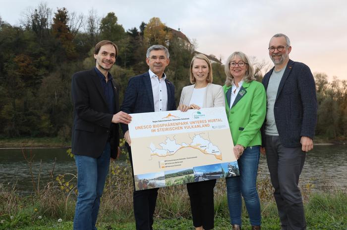 Andreas Schuster, Franz Fartek, Julia Paar, Sandra Höbel und Michael Fend stellten das Biosphärenparkprojekt vor