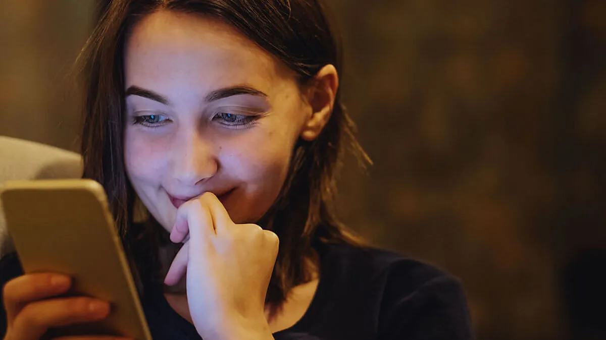 Strahlst du, wenn er dir eine Nachricht schickt? Aber regelmäßige Treffen funktionieren nicht? Könnte ein Anzeichen dafür sein, dass ER nicht der Richtige für dich ist ... 