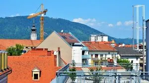 Im Zentrum ist der Platz für Bautätigkeiten begrenzt. Die große Expansion geschieht im Westen