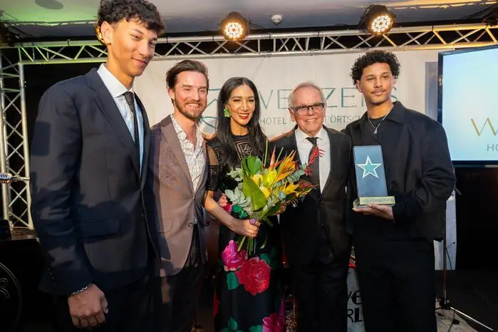 Stargast Wolfgang Puck bekam den Werzers Award verliehen. Auch seine Frau und drei seiner Söhne waren angereist.
