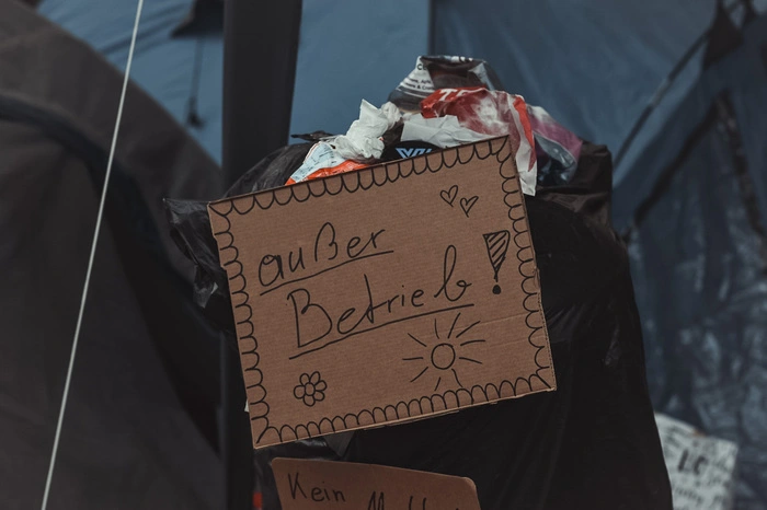 "Außer Betrieb" ist dieser Müllsack