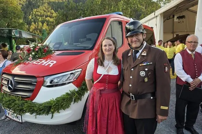 Ein Höhepunkt war die Segnung eines neuen Mannschaftstransportfahrzeuges mit Allradantrieb. Die Gesamtkosten beliefen sich auf rund 127.900 Euro.