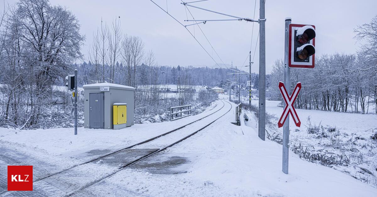 Carinthian woman drove onto train tracks and got stuck: Train rammed car