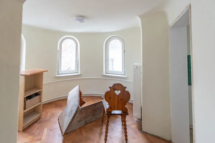 Auch ein Turmzimmer gibt es... Klicken Sie sich durch weitere Bilder