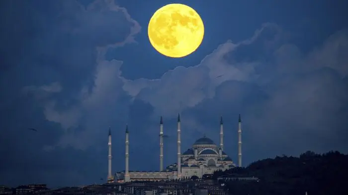 Der größte Vollmond des Jahres war am 17. Oktober zu sehen: Hier ein Bild aus der Türkei.