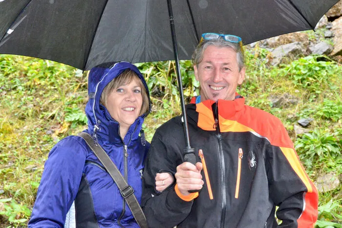Die Besucher trotzten dem Regen.