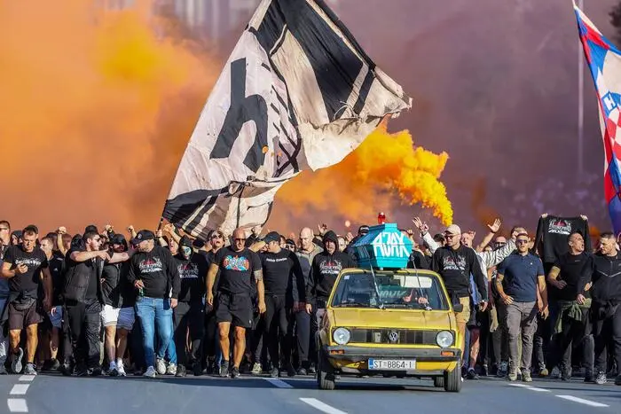 Aufmarsch der Fußballanhänger in Split
