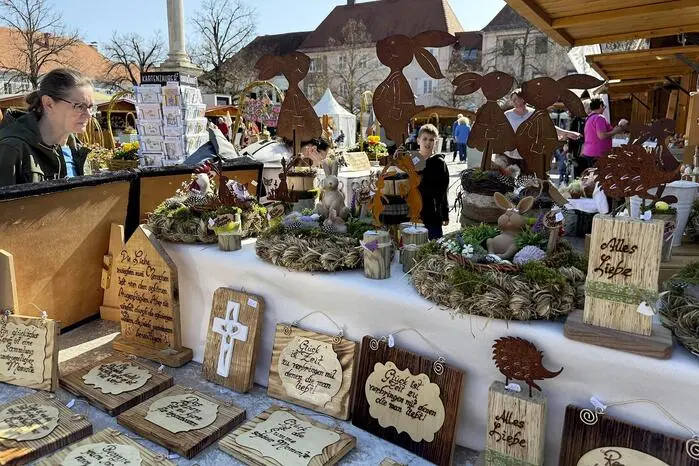 Die Gäste werden auch mit Kulinarik verwöhnt, die Damen des Lionsclubs Thermenland servieren an ihrem Stand Getränke und köstliche Fingerfood-Ideen. 