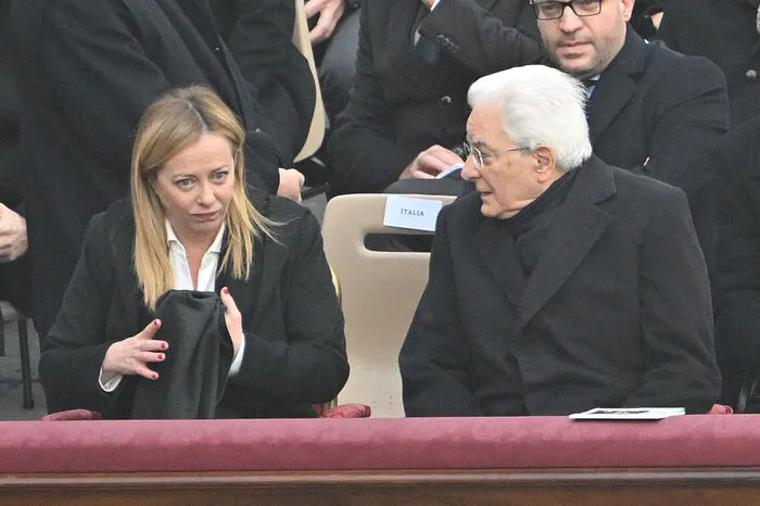 Die italienische Ministerpräsidentin Giorgia Meloni und Staatschef Sergio Mattarella.