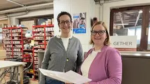Michaela Gether-Kranz führt das Unternehmen mit Unterstützung ihrer Schwester Eva-Maria Wiefler (Tischlermeisterin)