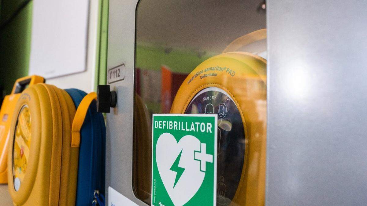 Zahlreiche neue Defibrillatoren wurden im Zuge des Interreg-Projektes installiert