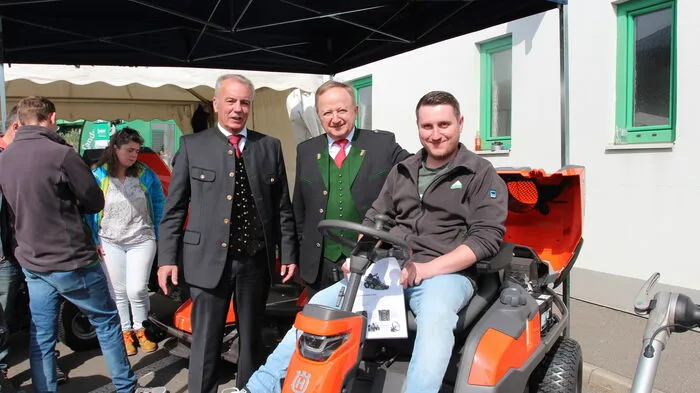 Agrarunion Obmann Alois Hausleitner und Geschäftsführer Peter Kaufmann mit Simon Kober