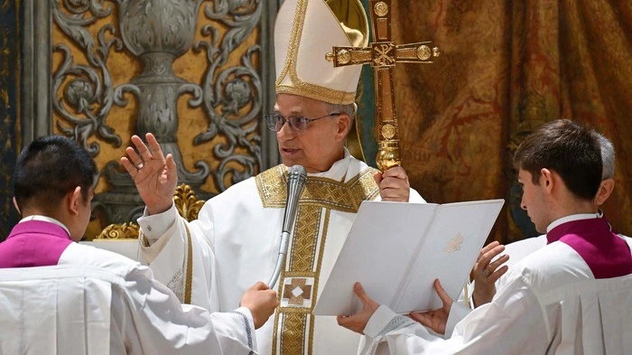 Kaum gewählt und schon voll im Einsatz: Ein dichtes Programm wartet auf den US-Amerikaner Robert Francis Prevost, der am Donnerstag überraschend zum neuen Papst gewählt worden ist.