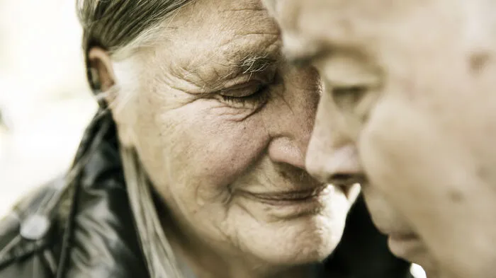 Das Wichtigste ist, dass die Betroffenen Angehörige oder andere Menschen an ihrer Seite haben, die sie im Alltag praktisch und emotional unterstützen
