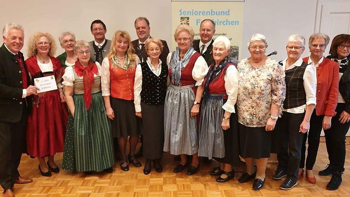 Mitglieder des Seniorenbundes Feldkirchen kamen zu einem Fest zusammen