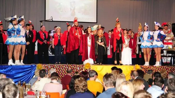 Zum 21. Mal gingen die Zeltweger Narren am vergangenen Wochenende auf die Bühne im Volksheim. Mit pointierten Einlagen, lustigen Sketchen und viel Musik rissen die Akteure das Publikum von den Stühlen.