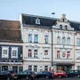 Die Gebäudearchitektur des Rathausese stammt aus dem Biedermeier. Es wurde mehrmals umgebaut       