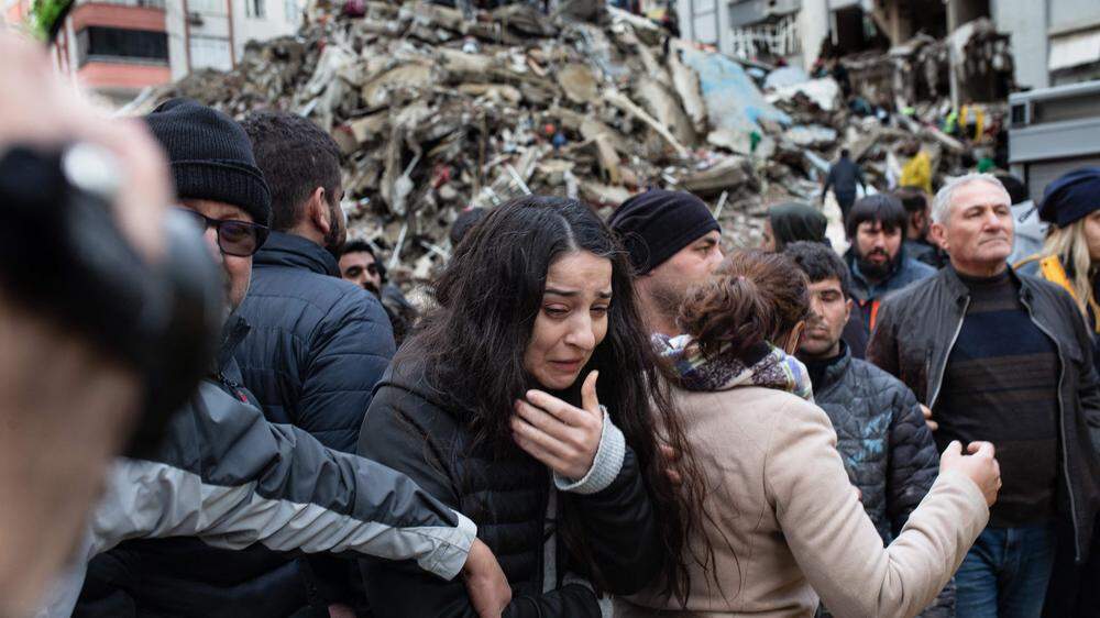 Die Zahl der Todesopfer nach dem Erdbeben in der türkisch-syrischen Grenzregion steigt weiter