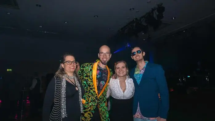 Die Gäste freuten sich über Partyklassiker