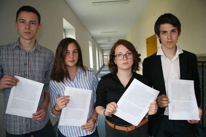 Phillip Wollendorfer, Lisa Uschan, Carolin Kogler und Hannes Schmidt organisierten die Demonstration.