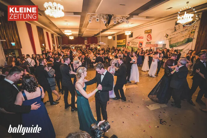 Mehr Ballfotos finden Sie hier!
