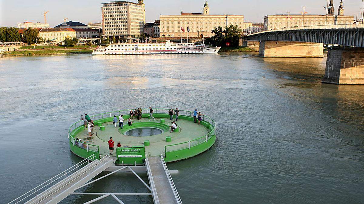 Wer folgt Graz und Linz (im Bild die Wasserplattform ´Linzer Auge´, das Wahrzeichen der Kulturhauptstadt Linz 2009) als Kulturhauptstadt?