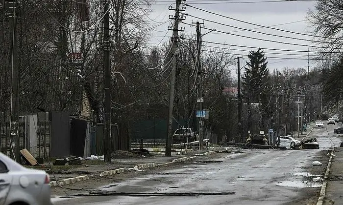 In den Straßen von Butsch liegen tote Zivilisten