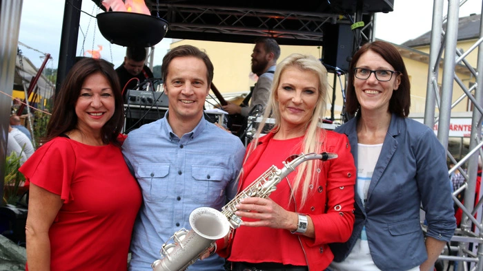 Eventmanagerin Margit Skias, Andreas Kristan, Vorstand des Tourismusverbandes Klopeinersee, Saxophonistin Maria Kofler, sowie Brigitte Matschnig, Leiterin des Tourismusverbandes Klopeiner See freuten sich über den Erfolg.