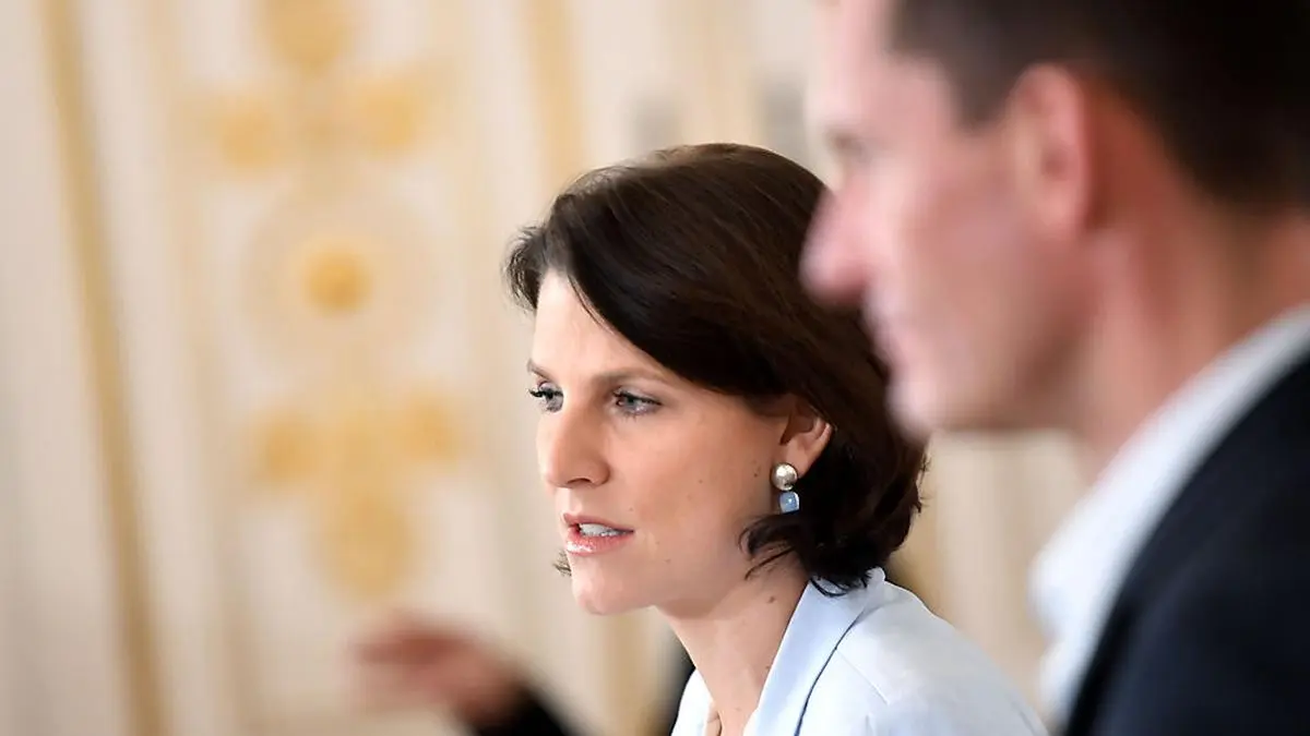 Edtstadler und Mückstein wollen Ungeimpften "die Hand reichen". 