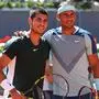 Carlos Alcaraz (links) besiegte sein Vorbild Rafael Nadal.