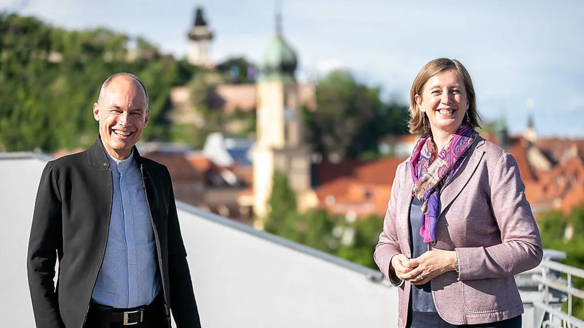 Wirtschaftslandesrätin Barbara Eibinger-Miedl und Betrand Piccard