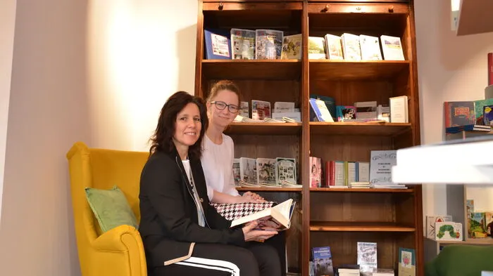 In Kötschach-Mauthen wurde die Eröffnung der neu gestalteten Buchhandlung gefeiert. Damit erfüllt sich Chefin Helga Pizzato einen Lebenstraum. Chefin Helga Pizzato (links) macht Lust auf Lesen