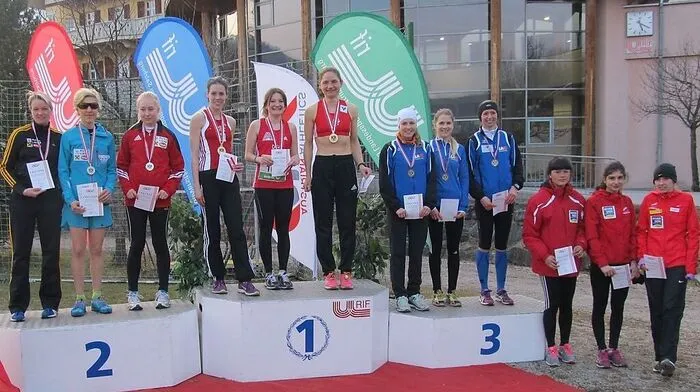 Rang 2 Sportunion Raiffeisen Lienz: Andrea Oberbichler, Susanne Mair, Bettina Taxer, Rang 1 DSG Wien, Rang 3 LAC Amateure Steyr, Rang 4 ULC Mödling