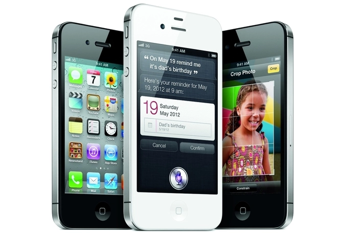 Apple ließ sich 15 Monate Zeit bis Oktober 2011 mit einer Aktualisierung. Zu den Neuerungen gehörte neben technischen Verbesserungen die Sprachassistentin Siri.