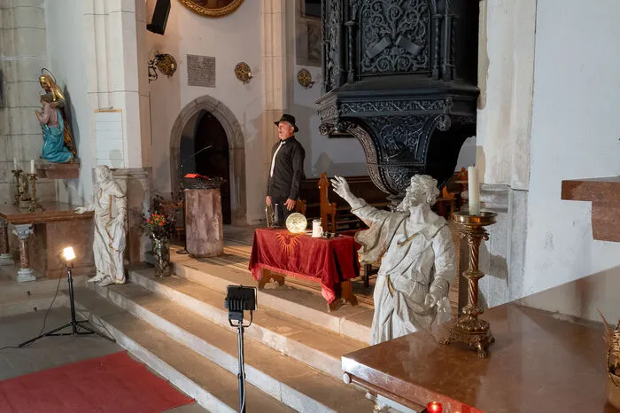 Im Anschluss wurde von den „StadtschmiedInnen“ im Mesnerturm ausgeschenkt und zum gemütlichen Zusammensein eingeladen. Der Erlös kam dabei dem Verein „Die Stadtschmiede Eisenerz“ zugute, der damit Projekte und Aktivitäten für eine positive Entwicklung der Stadt fördert. 