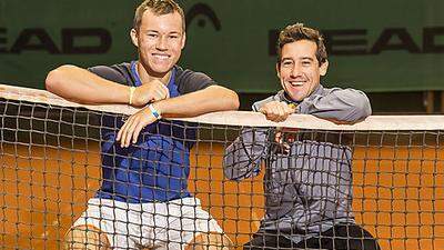 Lucas Miedler (links), Australian-Open-Sieger im Junioren Doppel 2014 mit ÖTV-Coach Andreas Fasching