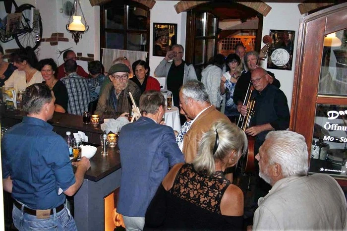 Grund genug den einjährigen Bestand mit Gästen, Freunden und Fans des Fürstenfelder Beisls groß zu feiern.