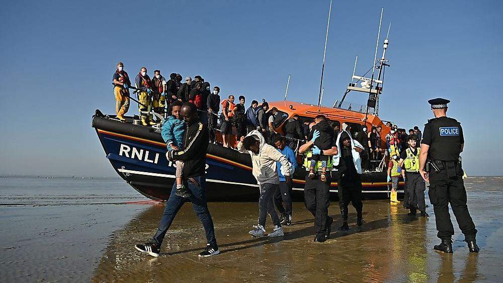 Zu Tausenden versuchen Flüchtlinge, den Ärmelkanal zu überqueren und nach Großbritannien zu kommen.