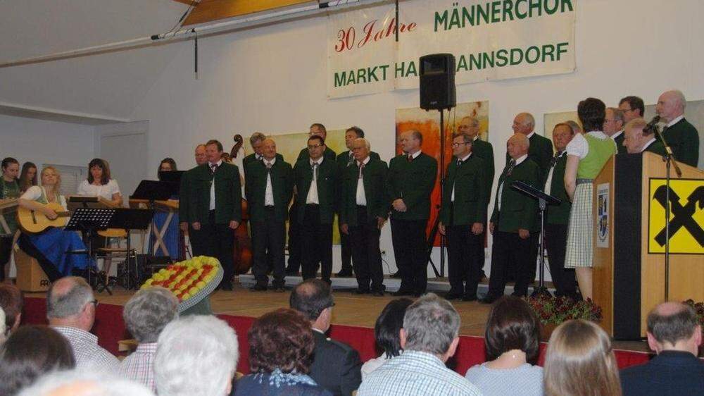 Mit einem Jubiläumskonzert feierte der Männerchor Markt Hartmannsdorf 30 Jahre