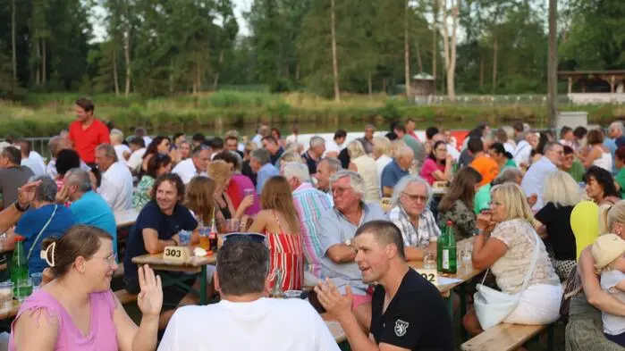 Bei strahlendem Sonnenschein konnte die Feuerwehr von Altneudörfl 1800 Gäste beim 71. Gungerlfest begrüßen. 