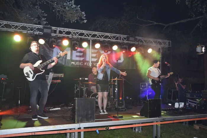 Die Band MEETU heizte ordendlich ein.