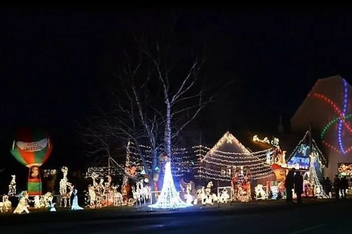 Kaum weniger aufwändig dekoriert ist das Haus von Edi Schön in Klein Meiseldorf im niederösterreichischen Waldviertel.